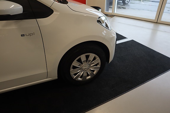 Volkswagen UP! 14 of 30