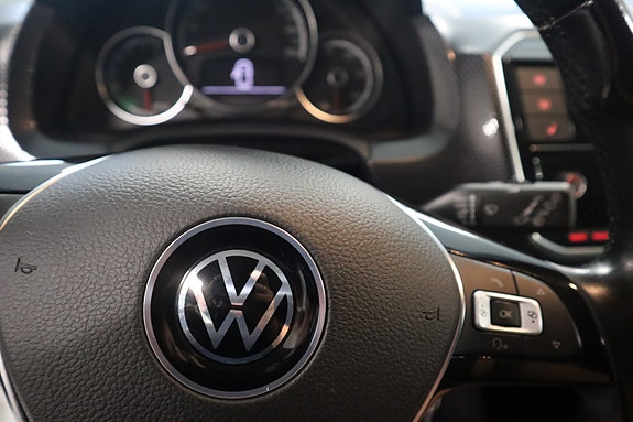 Volkswagen UP! 26 of 30