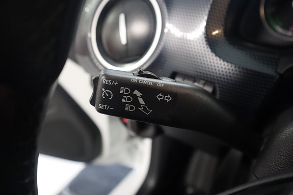 Volkswagen UP! 27 of 30