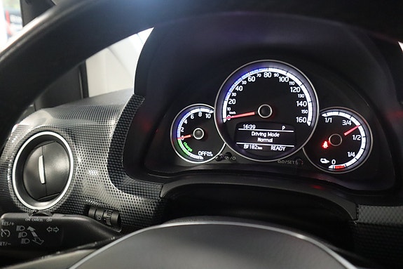 Volkswagen UP! 28 of 30