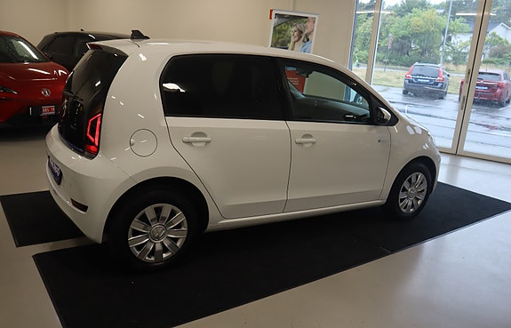 Volkswagen UP! 9 of 30