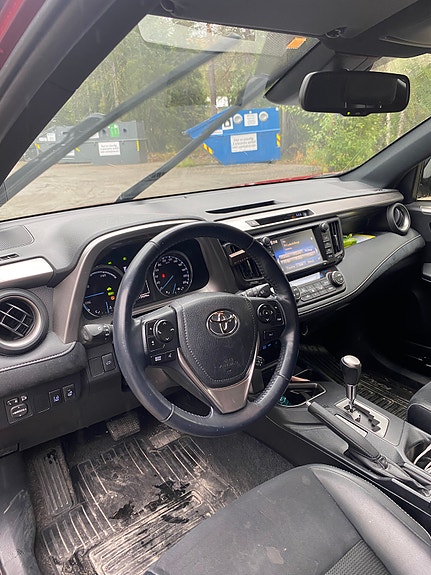 Toyota RAV4 7 of 9