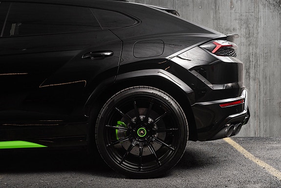 Lamborghini Urus 11 of 30