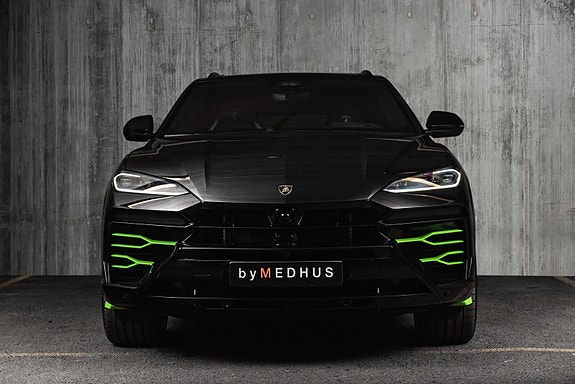Lamborghini Urus 4 of 30
