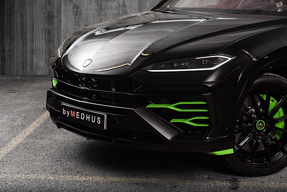 Lamborghini Urus 8 of 30