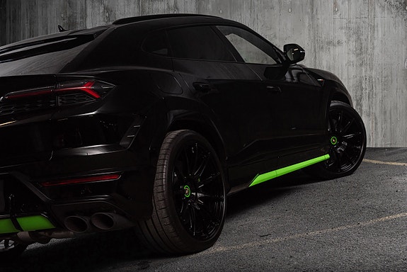 Lamborghini Urus 16 of 30