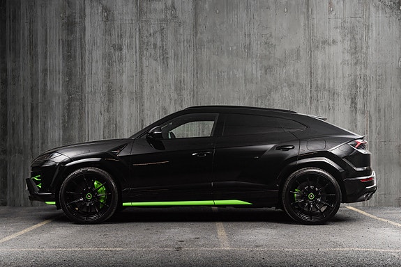 Lamborghini Urus 2 of 30