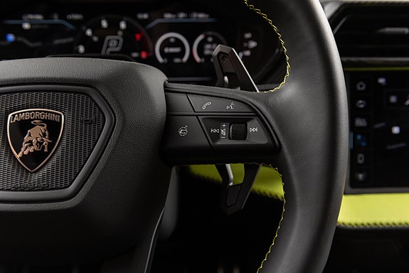 Lamborghini Urus 25 of 30