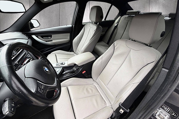BMW 320i 16 of 24