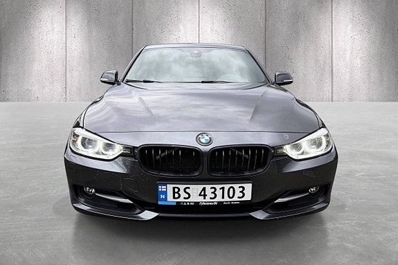 BMW 320i 2 of 24