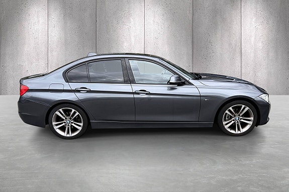 BMW 320i 8 of 24