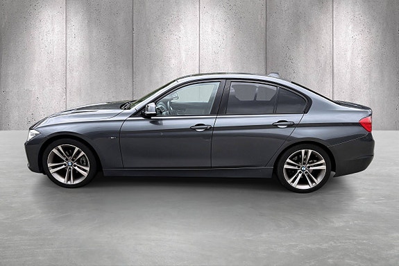 BMW 320i 4 of 24