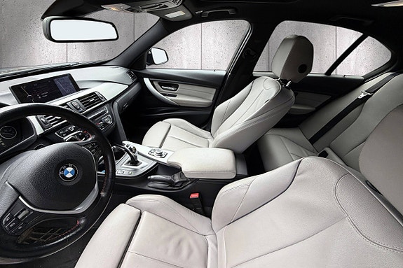 BMW 320i 17 of 24