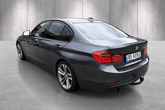 BMW 320i 5 of 24