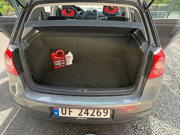 Volkswagen Golf V 5 of 18