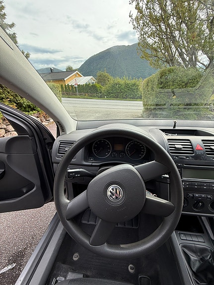 Volkswagen Golf V 9 of 18