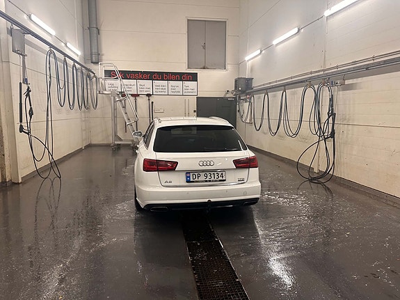 Audi A6 4 of 23