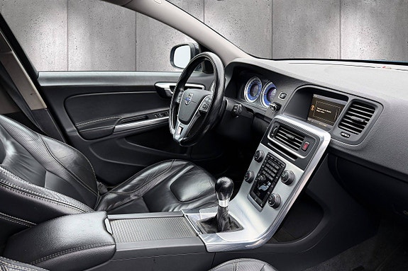 Volvo V60 13 of 21
