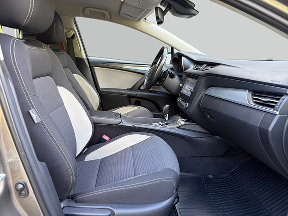 Toyota Avensis 17 of 30