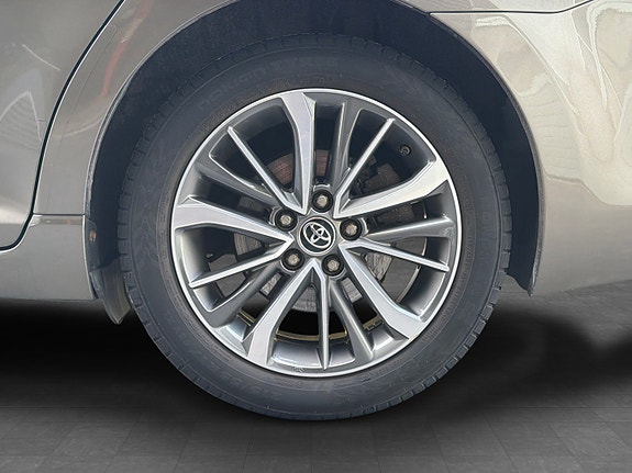 Toyota Avensis 9 of 30
