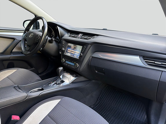Toyota Avensis 16 of 30