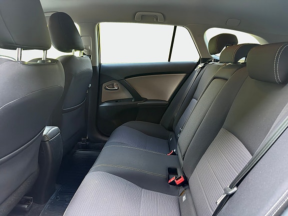 Toyota Avensis 11 of 30