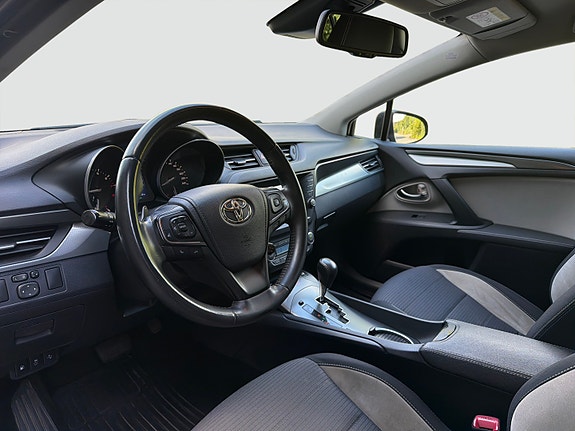 Toyota Avensis 18 of 30