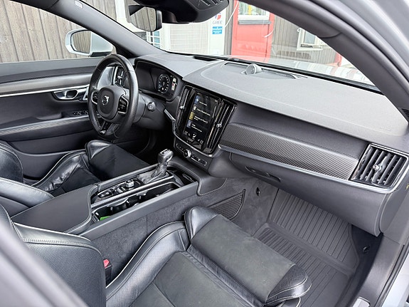 Volvo V90 24 of 30