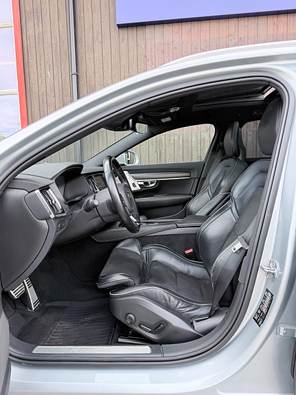 Volvo V90 18 of 30