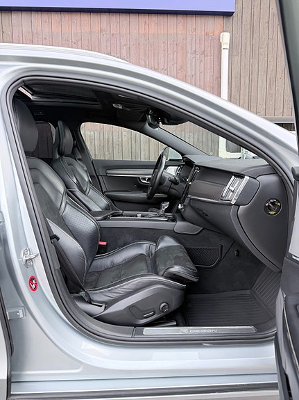 Volvo V90 23 of 30