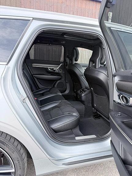 Volvo V90 27 of 30