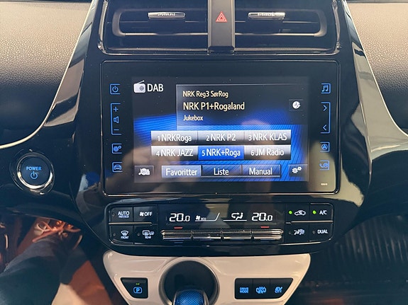 Toyota Prius Plug-in Hybrid 18 of 30