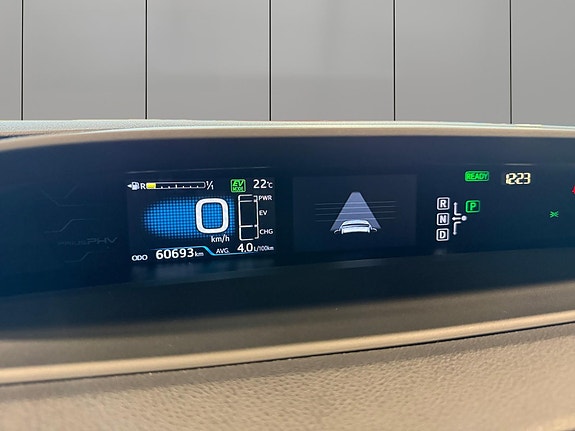 Toyota Prius Plug-in Hybrid 17 of 30