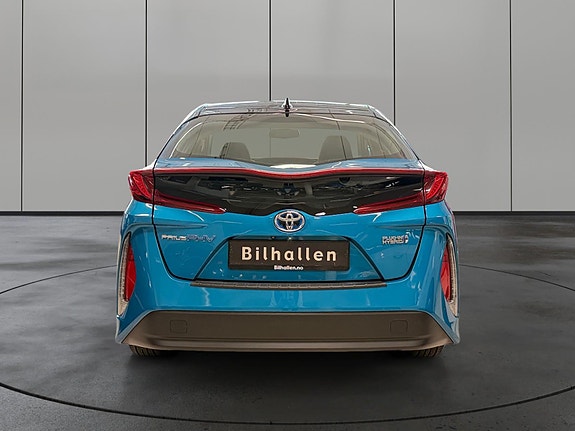 Toyota Prius Plug-in Hybrid 4 of 30