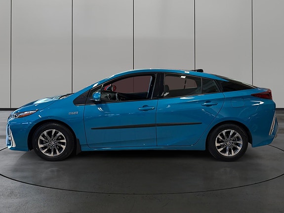 Toyota Prius Plug-in Hybrid 2 of 30