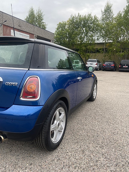 MINI Cooper 21 of 30