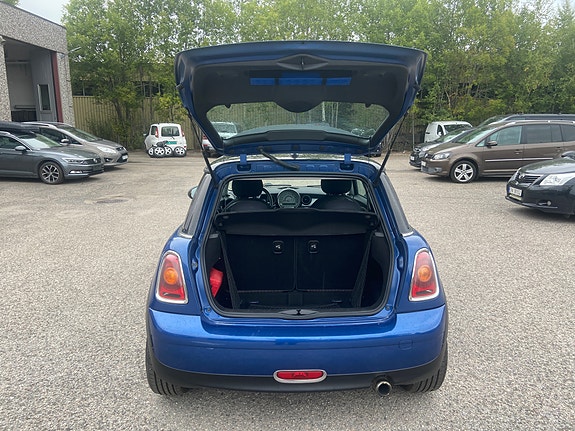 MINI Cooper 26 of 30