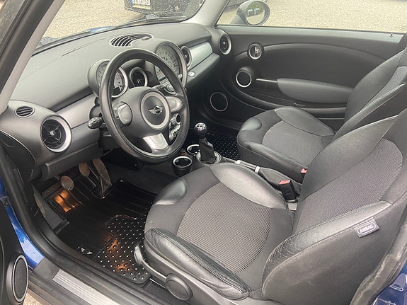 MINI Cooper 23 of 30