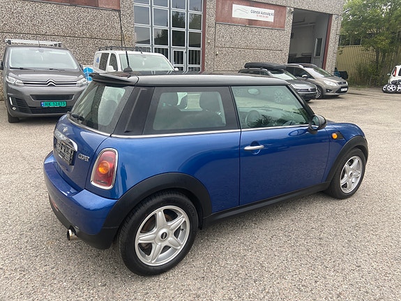 MINI Cooper 11 of 30