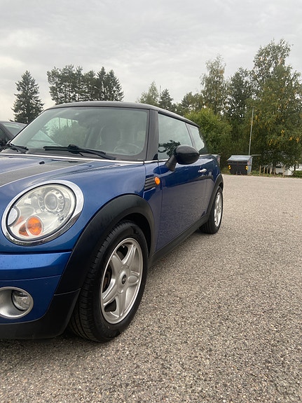 MINI Cooper 19 of 30
