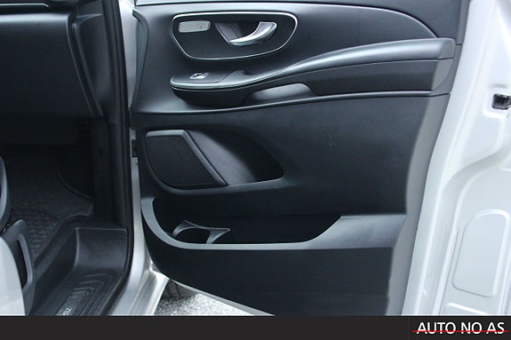 Mercedes-Benz V250 d 28 of 30