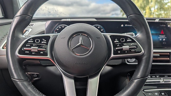 Mercedes-Benz EQC400 15 of 23