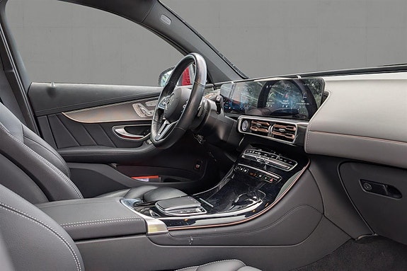 Mercedes-Benz EQC400 23 of 23