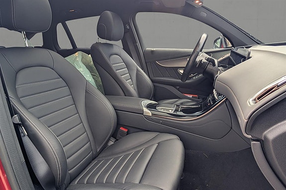 Mercedes-Benz EQC400 22 of 23