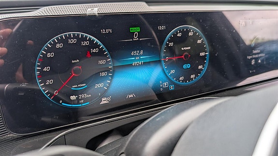 Mercedes-Benz EQC400 16 of 23