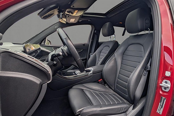 Mercedes-Benz EQC400 10 of 23