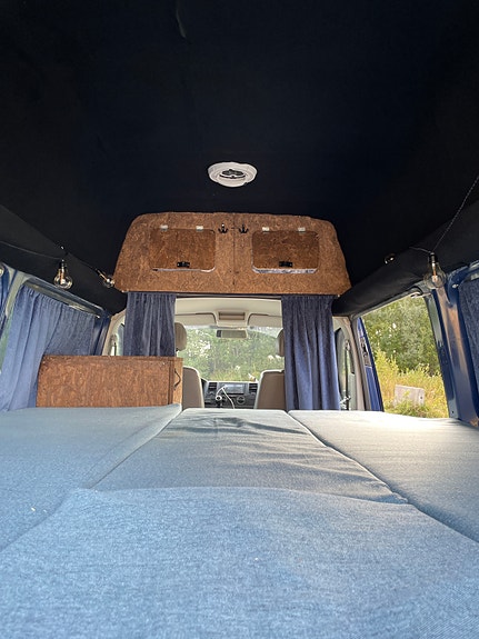 Volkswagen Transporter 13 of 16