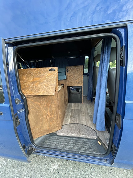 Volkswagen Transporter 9 of 16
