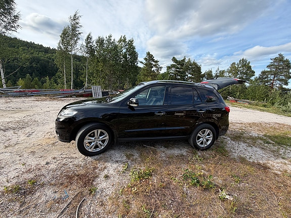 Hyundai Santa Fe 3 of 18
