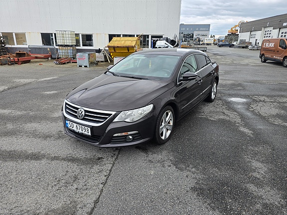 Volkswagen Passat CC 8 of 21